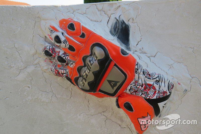 Una visita al monumento conmemorativo de Nicky Hayden en el lugar de su fatal accidente de bicicleta
