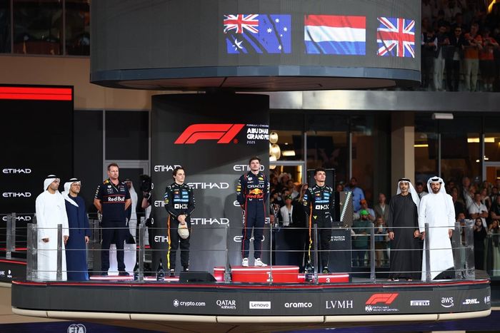 Lando Norris, McLaren, Oscar Piastri, McLaren, Max Verstappen, Red Bull Racing