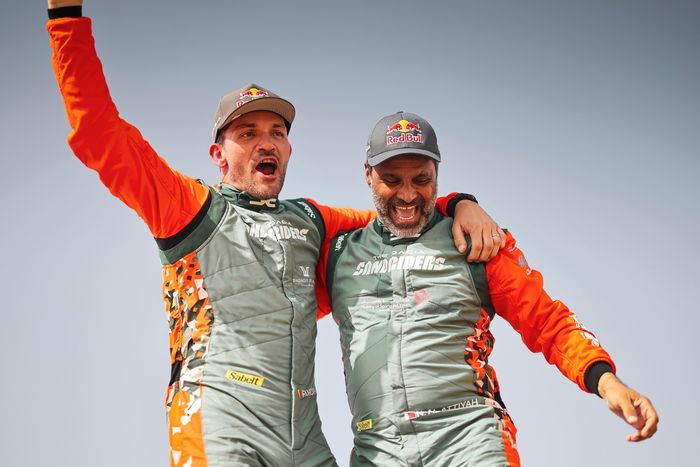 #299 The Dacia Sandriders Dacia: Nasser Al-Attiyah, Fabian Lurquin