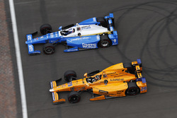 Scott Dixon, Chip Ganassi Racing Honda, Fernando Alonso, Andretti Autosport Honda
