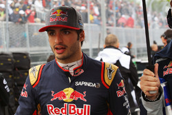 Карлос Сайнс-молодший, Scuderia Toro Rosso на стартовій решітці