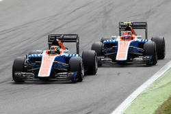 Pascal Wehrlein, Manor Racing MRT05 en Esteban Ocon, Manor Racing MRT05