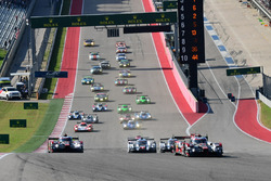 Start: #7 Audi Sport Team Joest, Audi R18: Marcel Fässler, Andre Lotterer, Benoit Tréluyer, führt