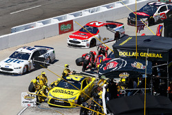 Matt Kenseth, Joe Gibbs Racing Toyota pit action