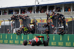 Даніель Ріккардо, Red Bull Racing RB12 святкує фініш на другому місці