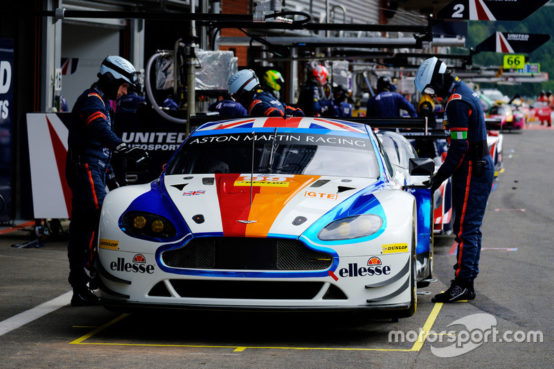 #99 Beechdean AMR, Aston Martin V8 Vantage: Andrew Howard, Ross Gunn, Darren Turner