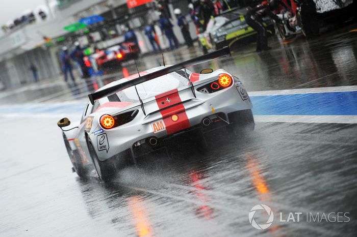 #54 Spirit of Race Ferrari 488 GTE: Thomas Flohr, Francesco Castellacci, Miguel Molina