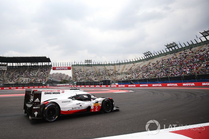 #2 Porsche Team Porsche 919 Hybrid: Timo Bernhard, Earl Bamber, Brendon Hartley
