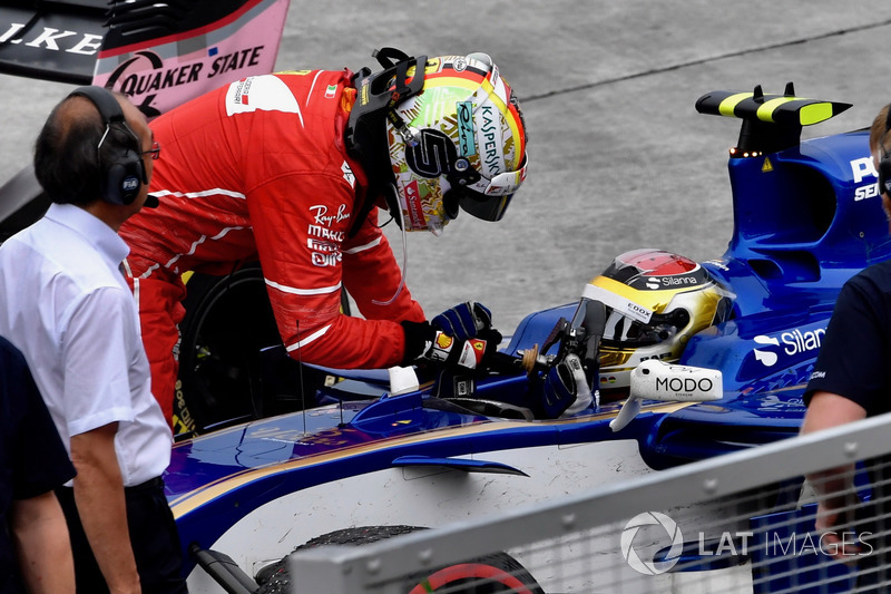 Malásia 2017: Pascal Wehrlein (Sauber) e Sebastian Vettel (Ferrari)