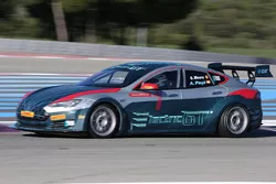 Essais de la Tesla Model S P85+