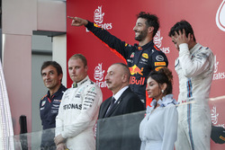 Pierre Wache, Red Bull Racing, Valtteri Bottas, Mercedes AMG F1, Daniel Ricciardo, Red Bull Racing y