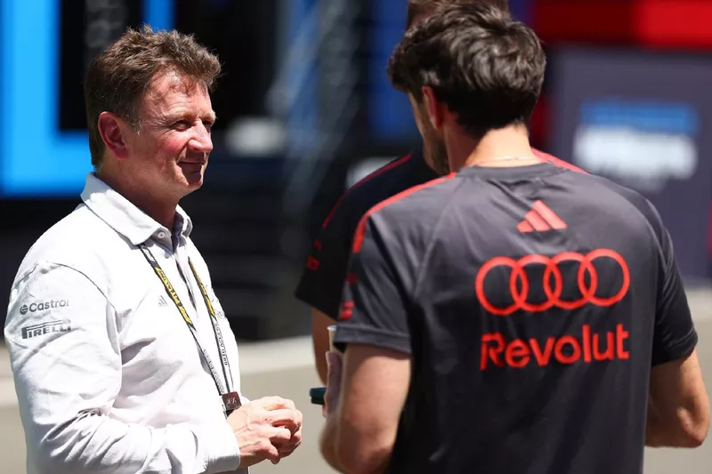 Allan McNish, directeur de course de l'équipe Audi F1