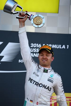 Podio: ganador de la carrera Nico Rosberg, Mercedes AMG F1 Team