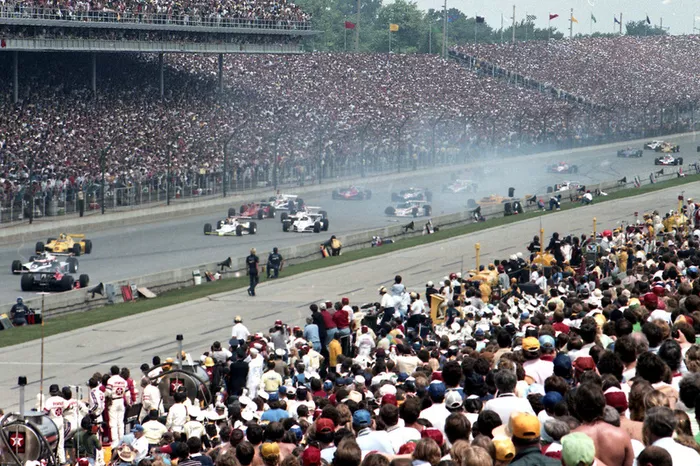 #1 - 1982: Startcrash und das bis dahin engste Finish