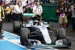 Winnaar Nico Rosberg, Mercedes AMG F1 in parc fermé