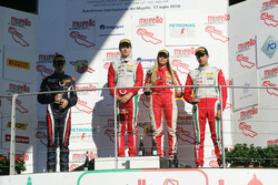 Gara 3 Podio Rookie: il secondo classificato Sebastian Wahbeh Fernandez, RB Racing, il vincitore Jur