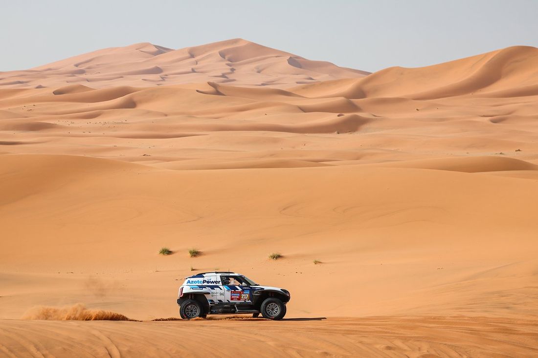 #217 X-raid Mini JCW Team Mini John Cooper Works Rally Plus: Krzysztof Hołowczyc, Łukasz Kurzeja