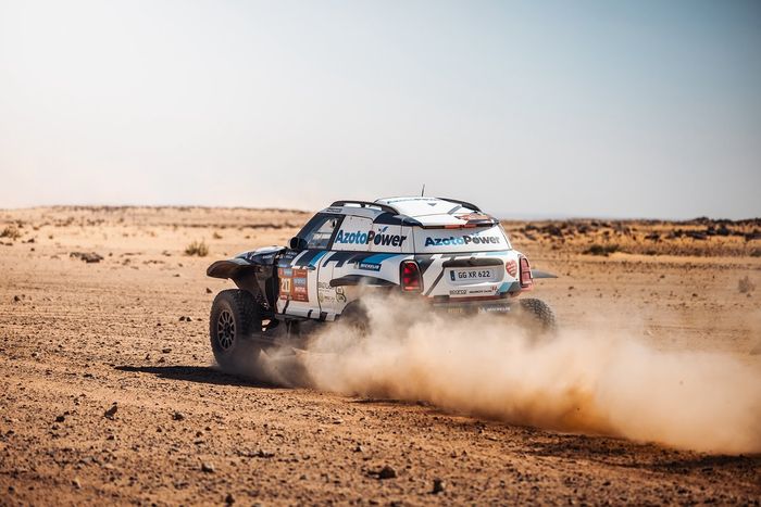 #217 X-raid Mini JCW Team Mini John Cooper Works Rally Plus: Krzysztof Hołowczyc, Łukasz Kurzeja