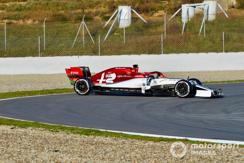 Kimi Raikkonen, Alfa Romeo Racing C38, en tête-à-queue