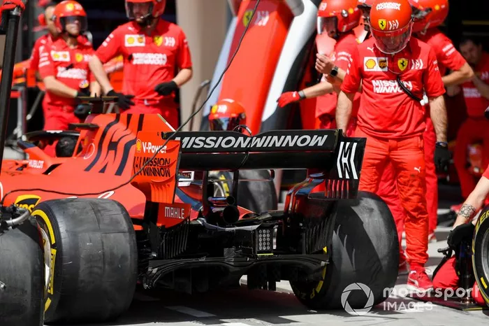Práctica de pit stop en Ferrari