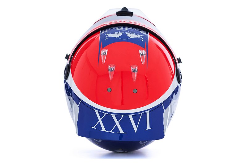 Шлем пилота Scuderia Toro Rosso Даниила Квята