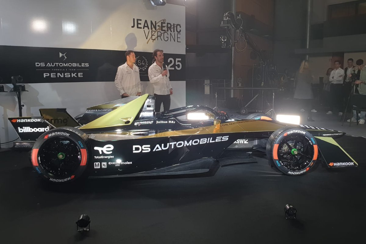 Penske DS09 presentation 