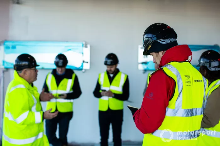 Visita a la fábrica de Aston Martin en Silverstone