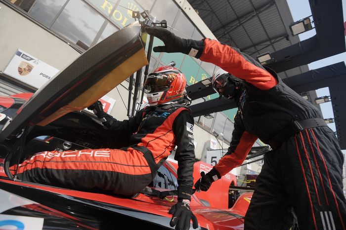 #4 Porsche Penske Motorsport Porsche 963: Pascal Wehrlein