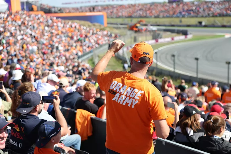 A Dutch fan