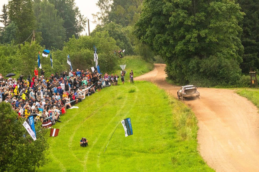 Oliver Solberg, Elliott Edmondson, Toyota Gazoo Racing WRT Toyota GR Yaris Rally1