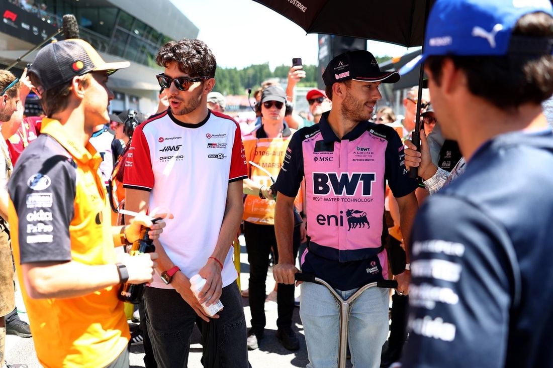 Oscar Piastri, McLaren, Pierre Gasly, Alpine, Esteban Ocon, Haas F1 Team