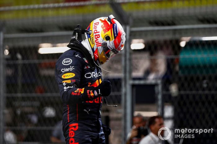 Ganador de la pole Sergio Pérez, Red Bull Racing, celebra