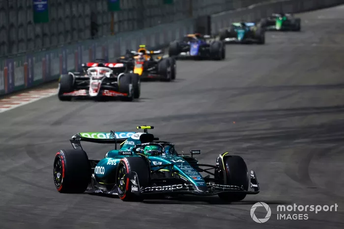 Fernando Alonso, Aston Martin AMR24, Kevin Magnussen, Haas VF-24, Sergio Pérez, Red Bull Racing RB20