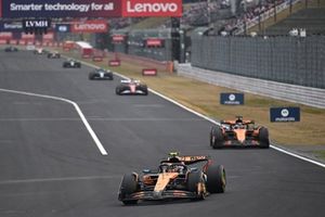 Charles Leclerc, Ferrari, Lando Norris, McLaren, Oscar Piastri