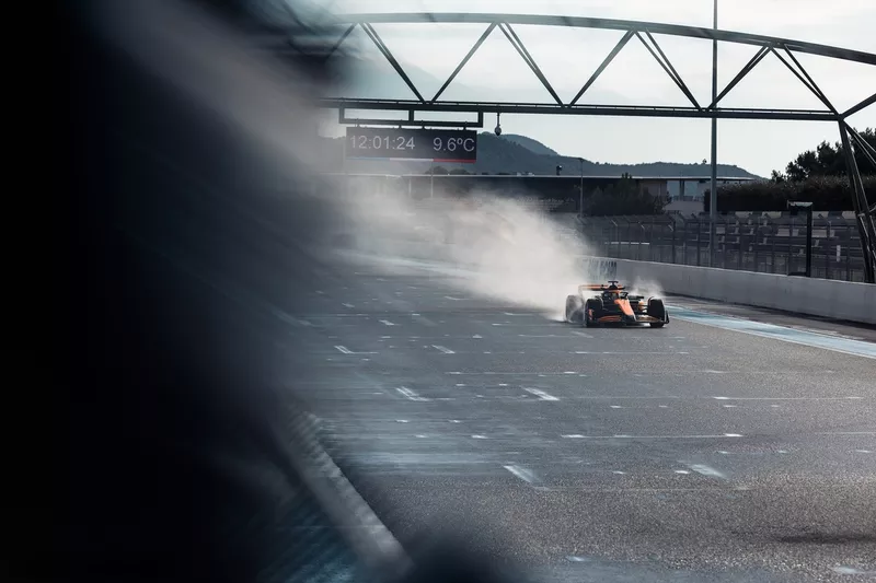Oscar Piastri, McLaren lors des essais Pirelli