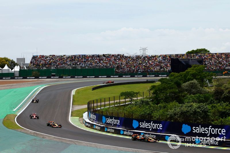 Oscar Piastri, McLaren MCL38, Lando Norris, McLaren MCL38, Charles Leclerc, Ferrari SF-24 