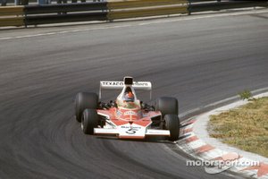 Emerson Fittipaldi, McLaren M23 Ford