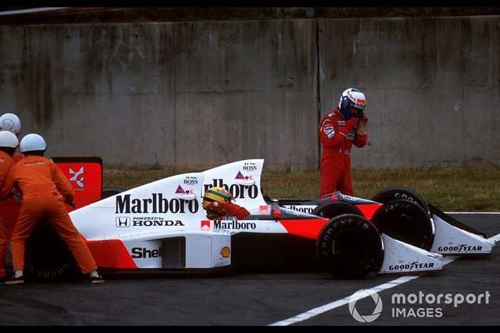 Collision entre Ayrton Senna, McLaren MP4/5, et Alain Prost, McLaren MP4/5