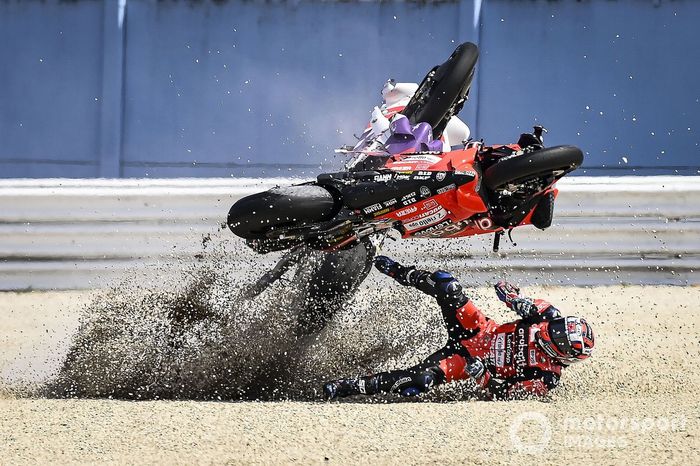 Caída de Michele Pirro, Ducati Team
