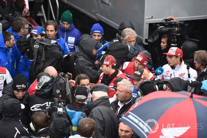 Jorge Lorenzo, Ducati Team,  saliendo de la reunión de seguridad 