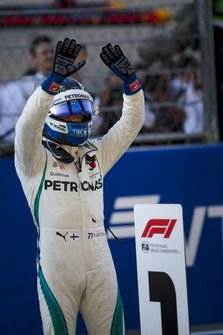 Pole: Valtteri Bottas, Mercedes AMG F1, parc ferme