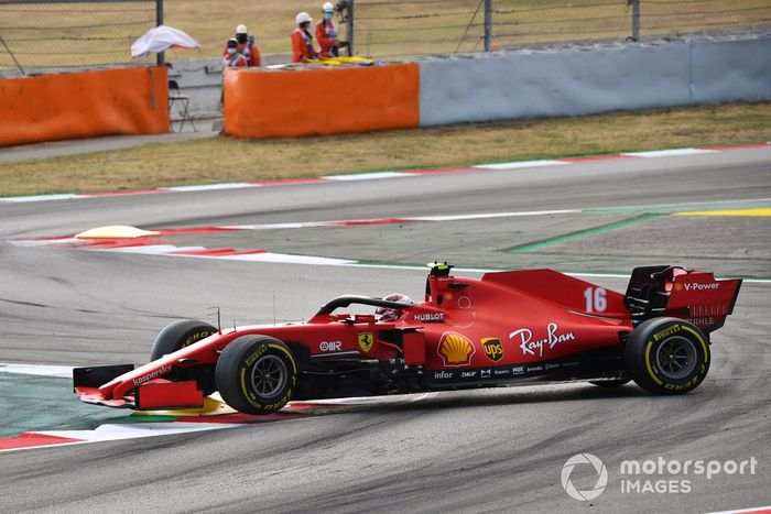 Charles Leclerc, Ferrari SF1000 hace un trompo debido a una falla eléctrica