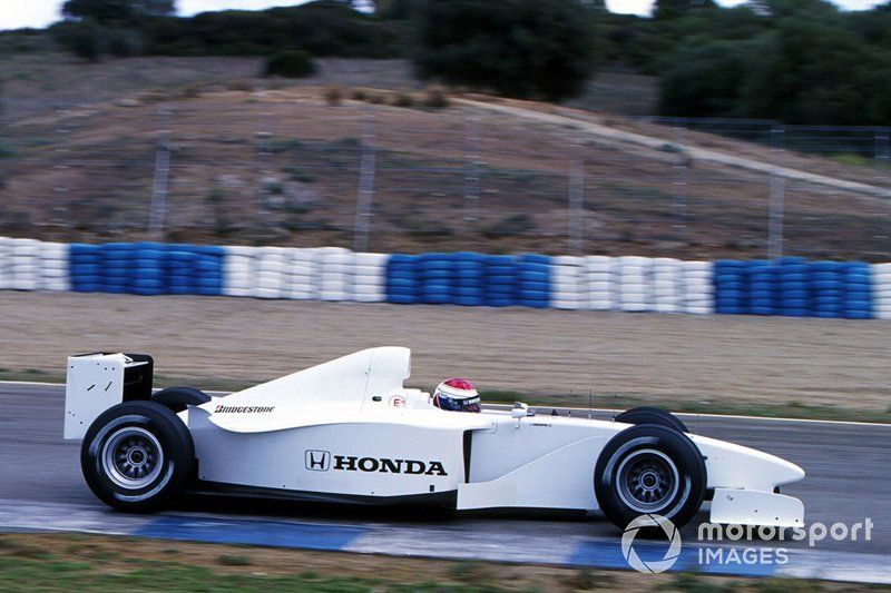 美しきF1マシン：「第3期の第1歩。純白”ホンダ”に高まった期待」ホンダ