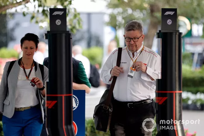 Ross Brawn, Managing Director of Motorsports, FOM arriva in pista