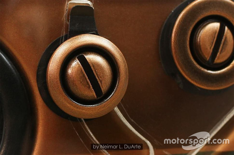 Ayrton Senna bronz sisakja