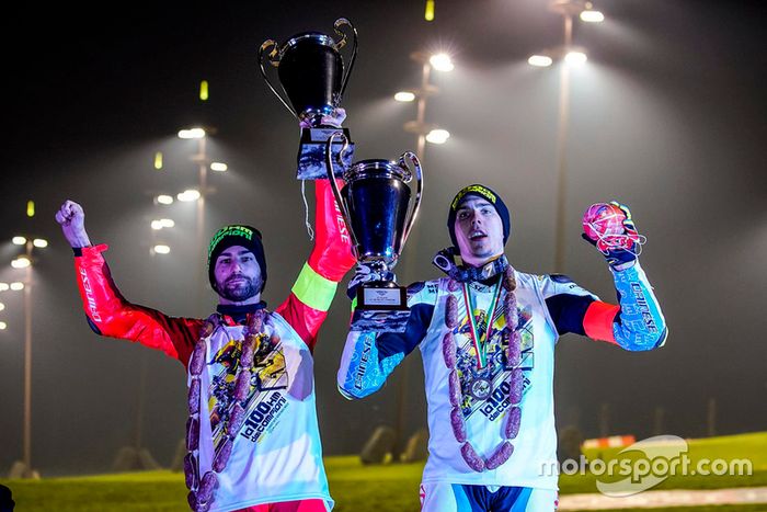 Mattia Pasini y Lorenzo Baldassarri celebran