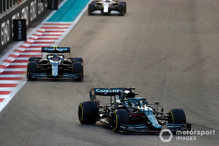 Lance Stroll, Aston Martin AMR21 Sebastian Vettel, Aston Martin AMR21