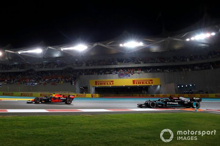 Max Verstappen, Red Bull Racing RB16B, Lewis Hamilton, Mercedes W12