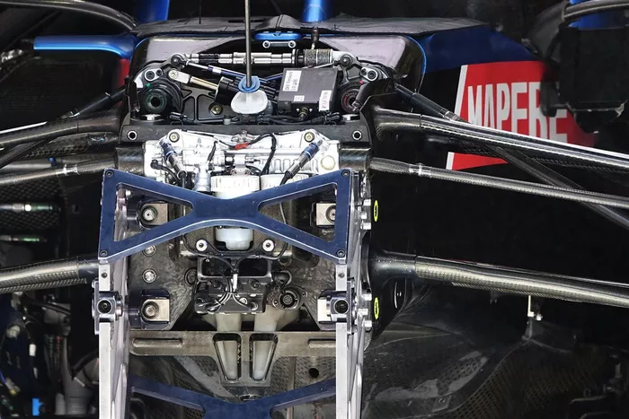 Detalle delantero del Alpine A521 de Esteban Ocon