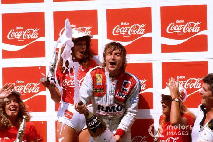 Mais pole positions: René Arnoux (18)

